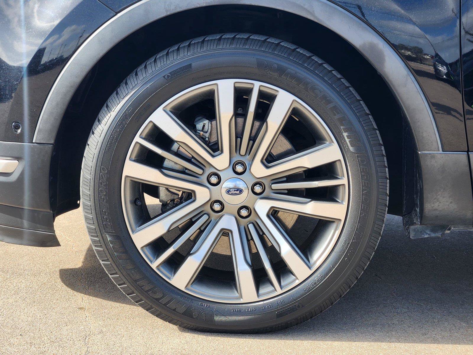 Used 2018 Ford Explorer Platinum AWD/4WD image 8