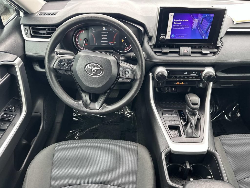 Used 2024 Toyota RAV4 LE AWD/4WD image 18