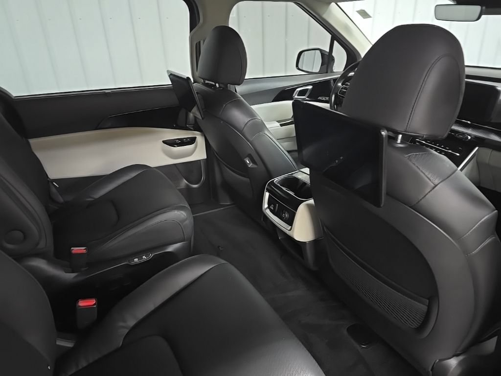 Used 2022 Kia Carnival SX Prestige FWD image 19