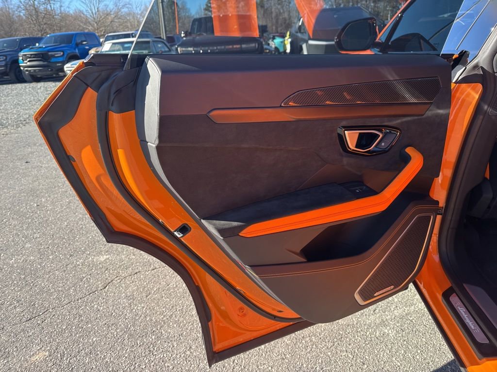 Used 2022 Lamborghini Urus image 29