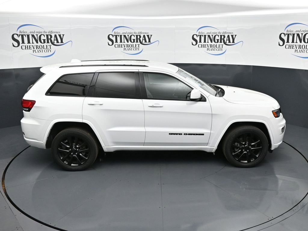 Used 2021 Jeep Grand Cherokee Laredo X image 16