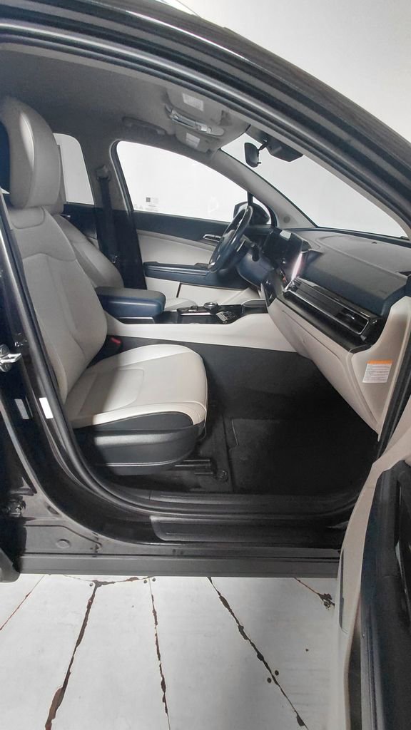 Used 2023 Kia Sportage EX AWD/4WD image 15