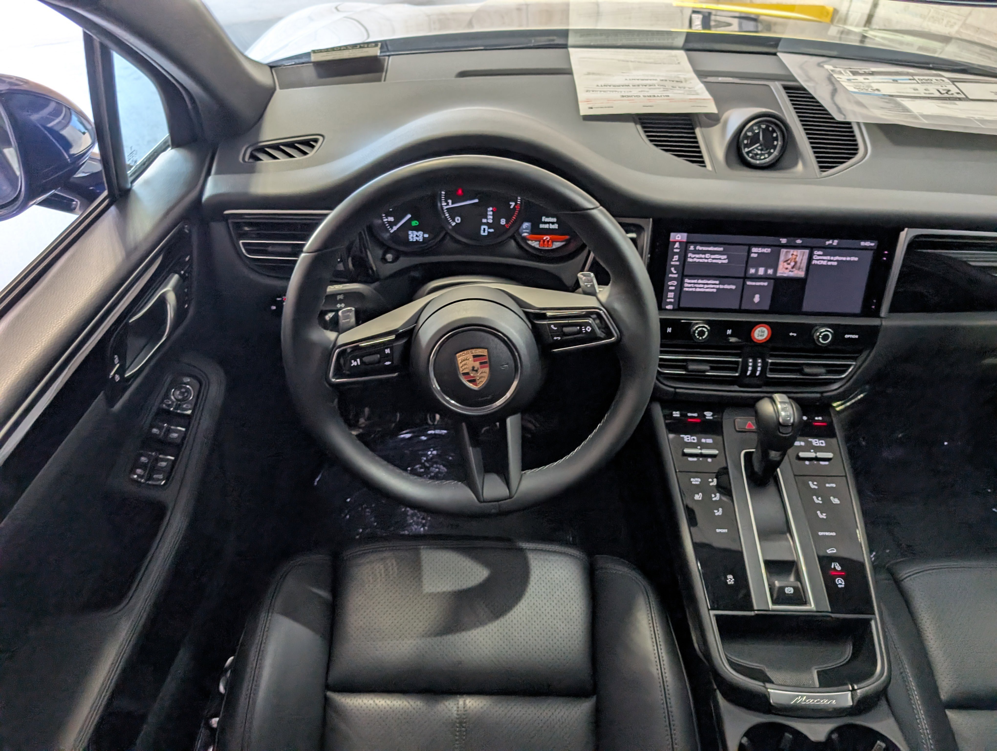 Certified 2024 Porsche Macan image 28