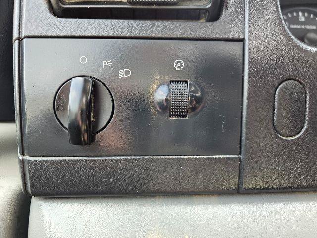 Used 2005 Ford F250 XL RWD image 10