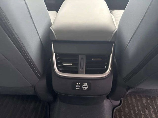 Certified 2025 Subaru Outback Premium image 5