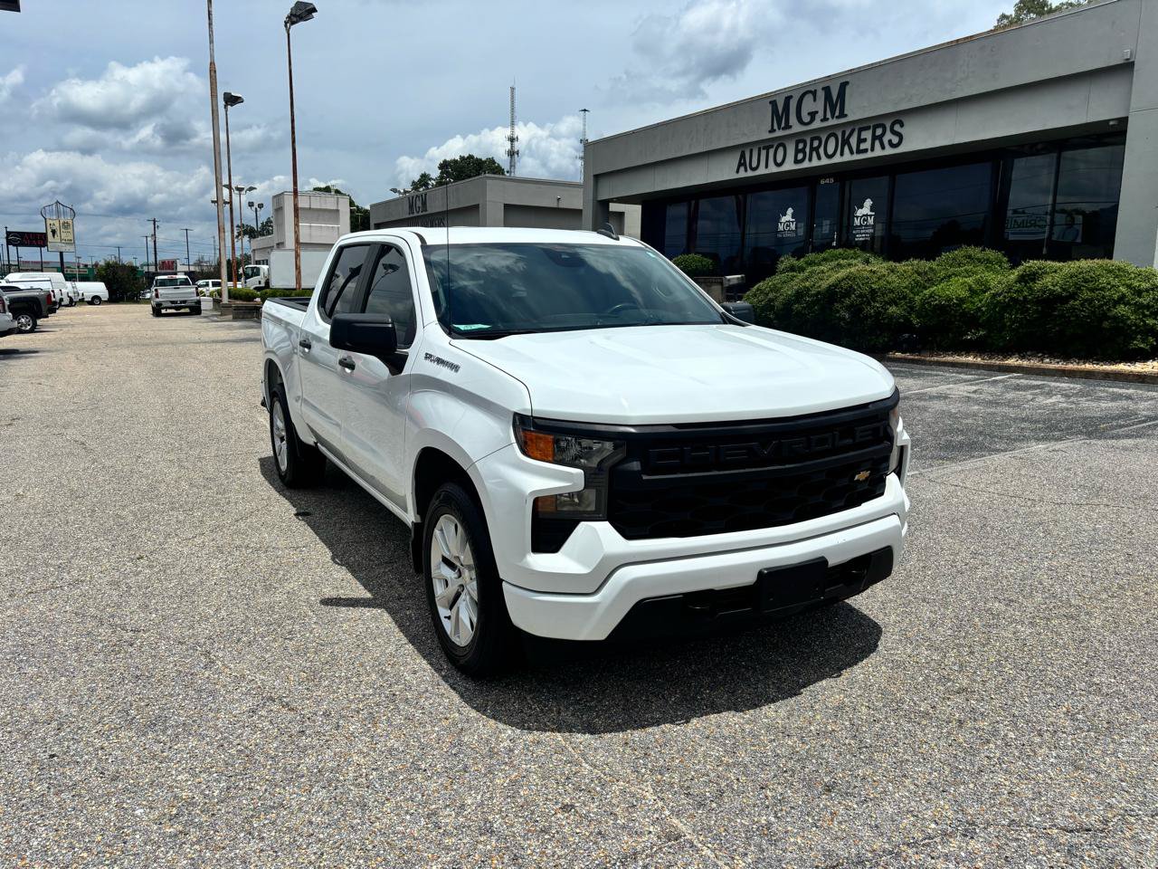 Used 2022 Chevrolet Silverado 1500 Custom RWD image 3