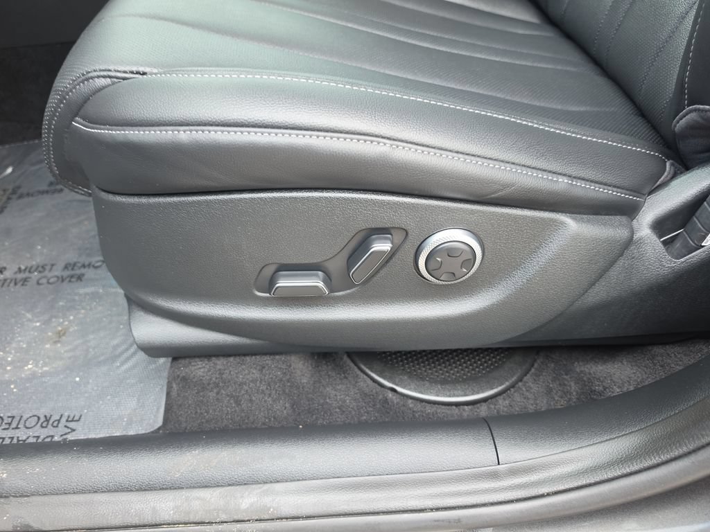 Used 2026 Genesis GV80 2.5T AWD/4WD image 9