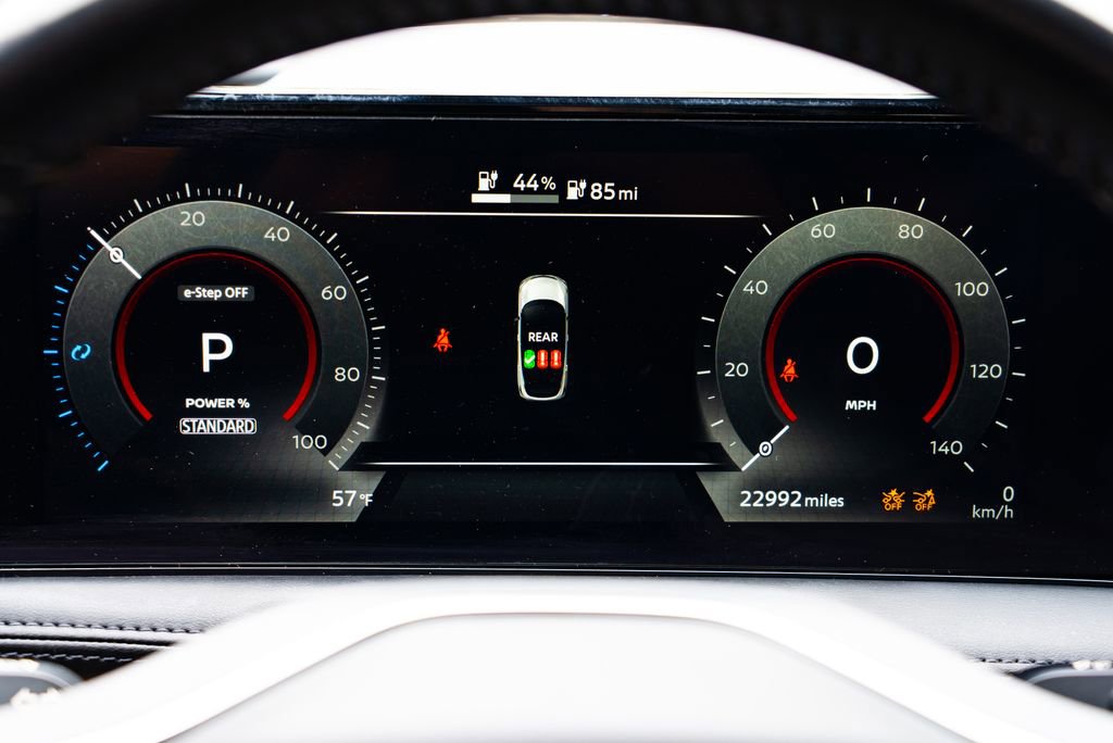 Used 2023 Nissan Ariya AWD image 16
