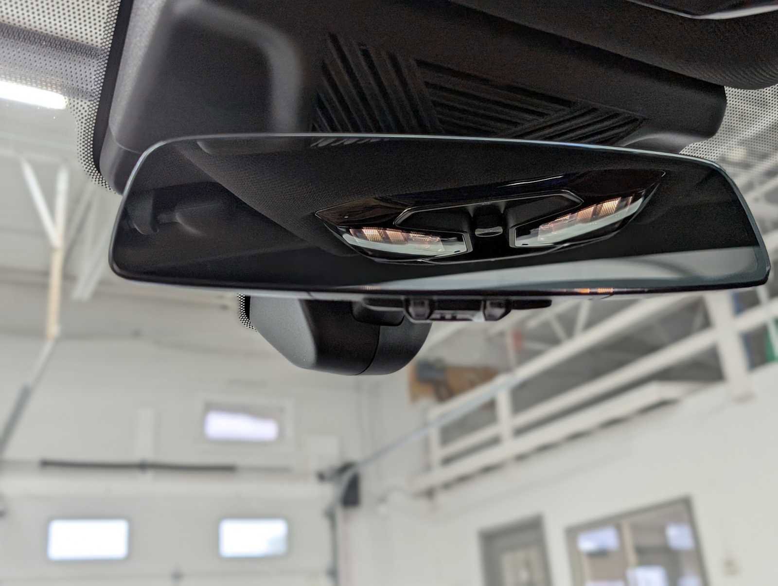 Used 2025 BMW 540i xDrive w/ Executive Package image 32