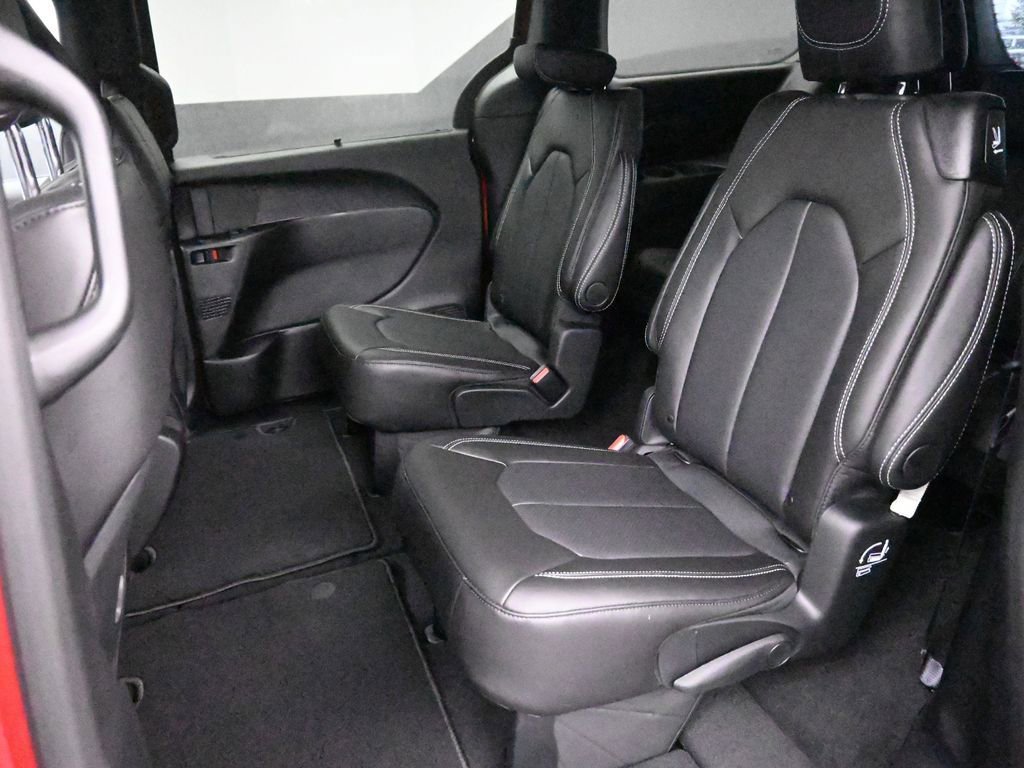 New 2026 Chrysler Pacifica Select FWD image 11