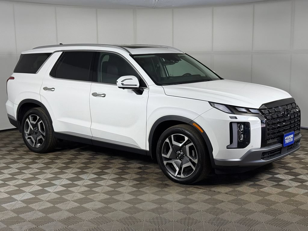 Used 2023 Hyundai Palisade SEL w/ Premium Package AWD/4WD image 2