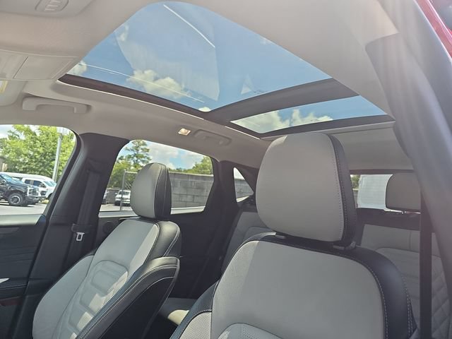 Used 2023 Ford Escape Platinum w/ Premium Technology Package AWD/4WD image 15