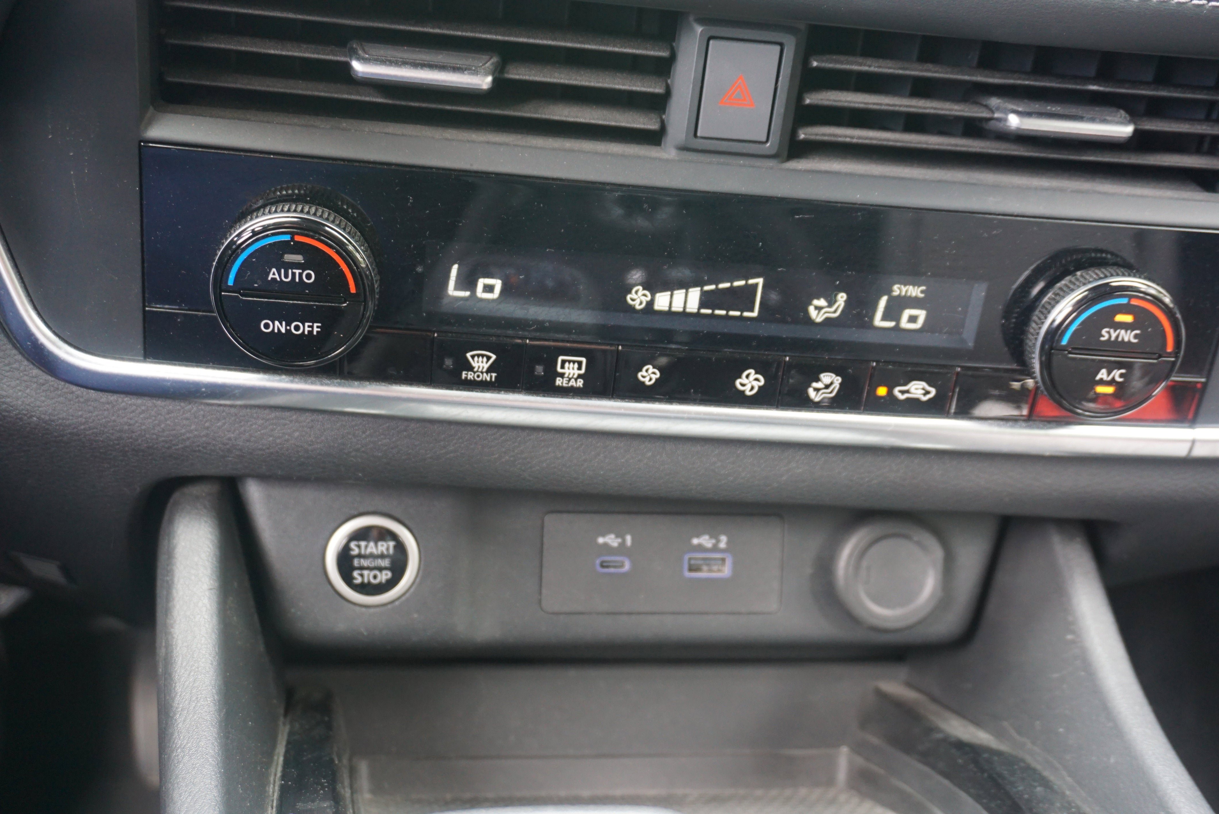 Used 2023 Nissan Rogue SV AWD/4WD image 13