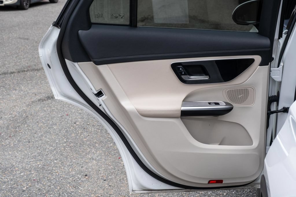 Used 2023 Mercedes-Benz GLC 300 4MATIC image 27