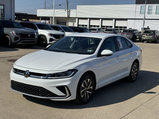 Certified 2025 Volkswagen Jetta S image 1