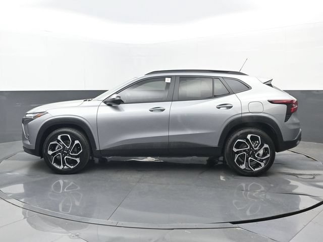 Used 2026 Chevrolet Trax RS w/ Sunroof Package FWD image 22
