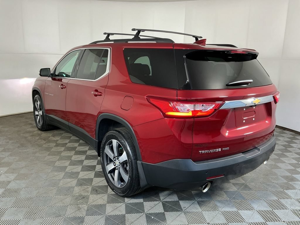 Used 2021 Chevrolet Traverse LT w/ LT Premium Package AWD/4WD image 13