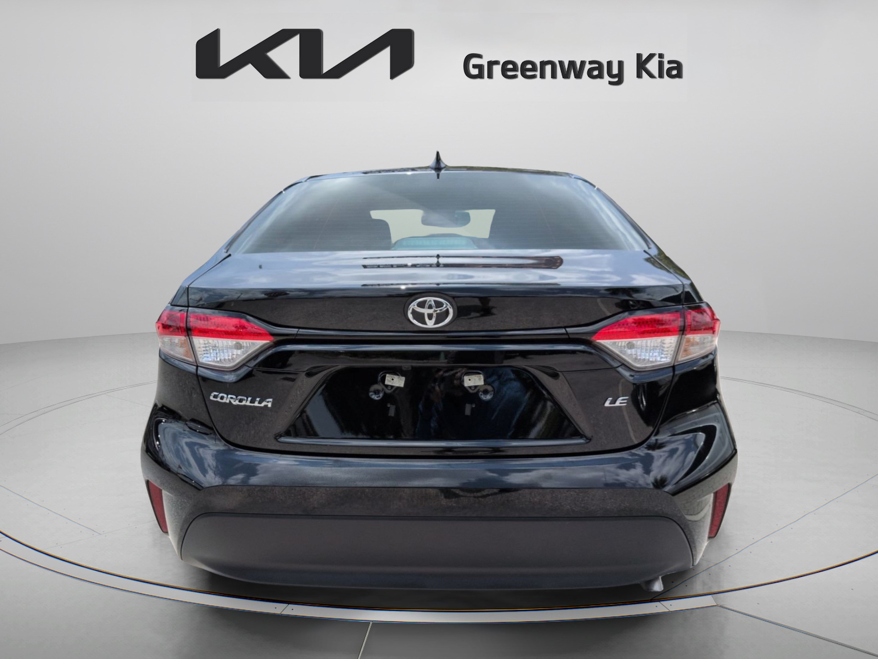 Used 2025 Toyota Corolla LE FWD image 6