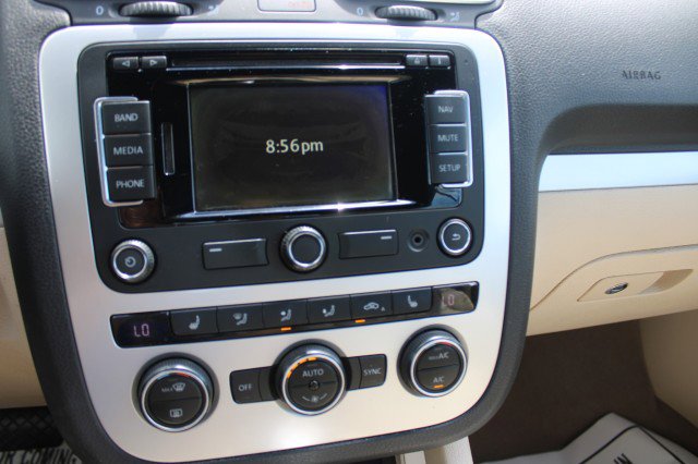 Used 2015 Volkswagen Eos Komfort image 13