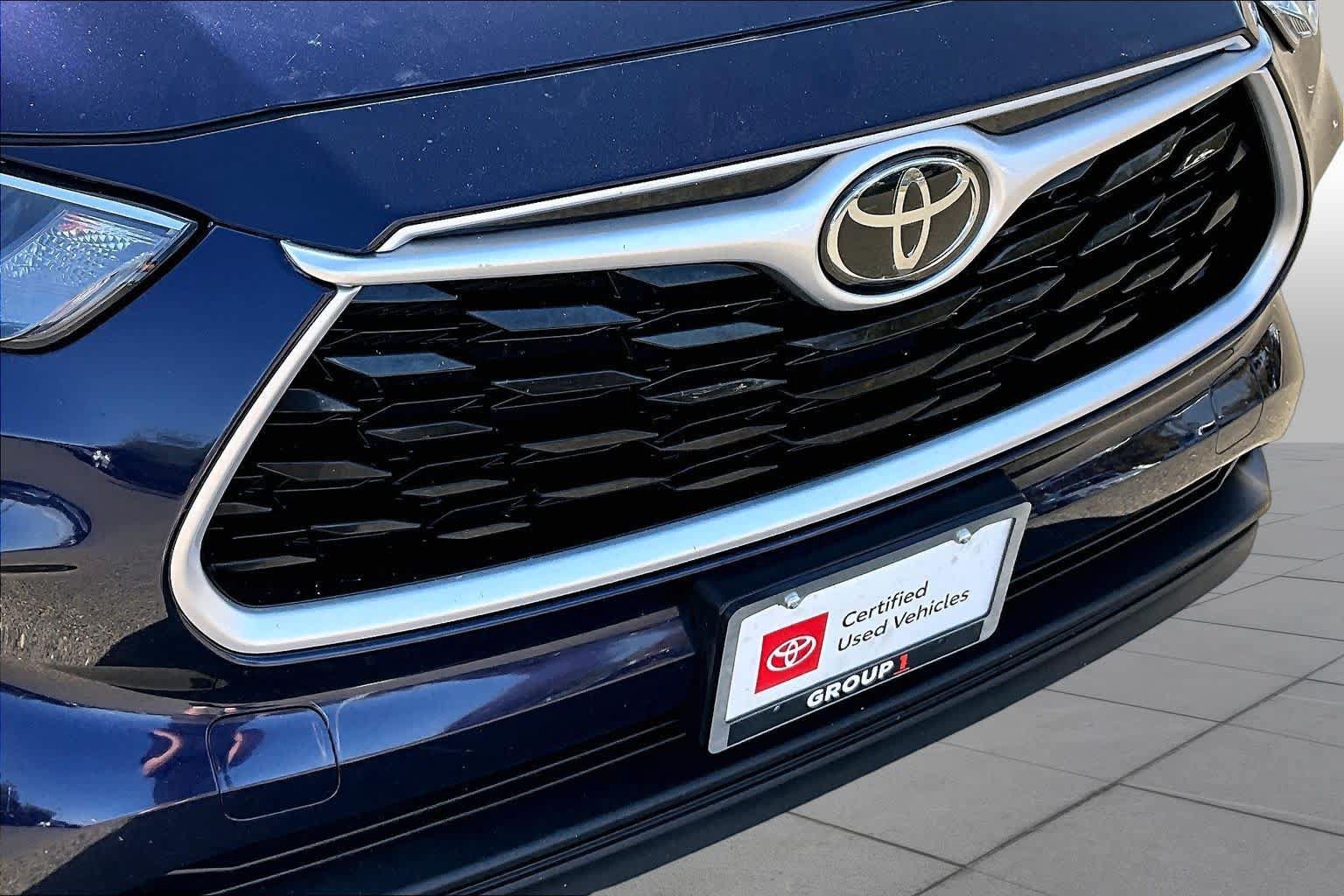 Certified 2021 Toyota Highlander XLE FWD image 29