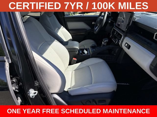 Used 2025 Toyota Tacoma Limited AWD/4WD image 9