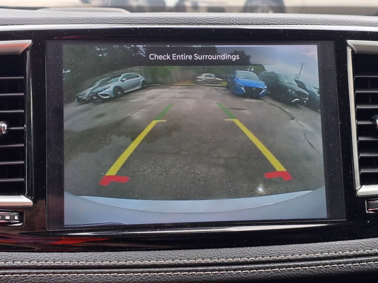 Used 2024 Chrysler Pacifica Limited FWD image 17