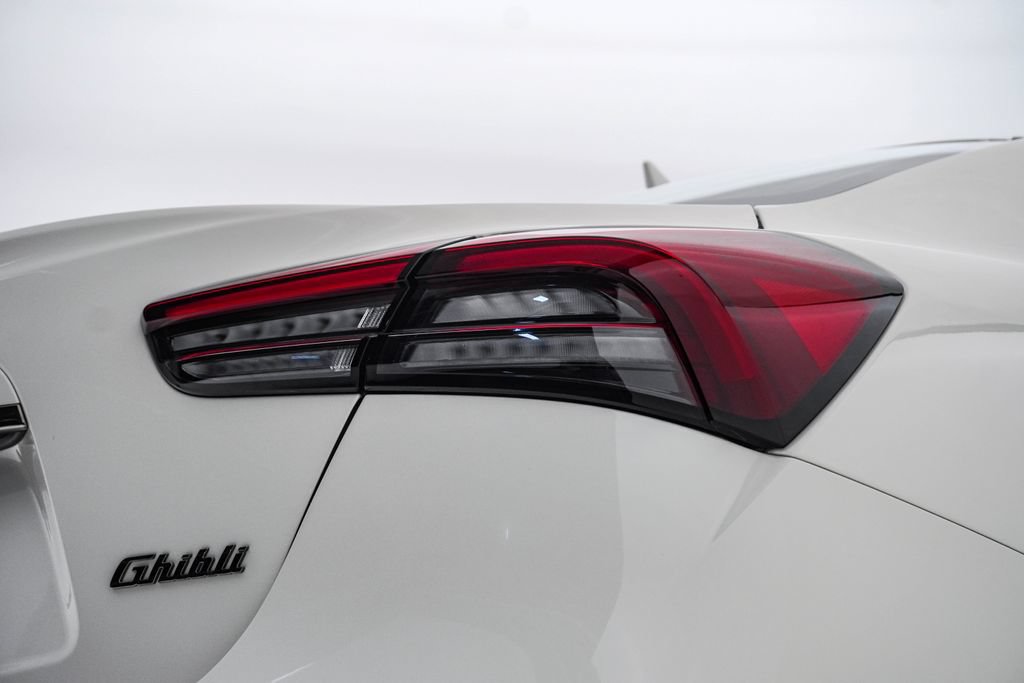 Certified 2024 Maserati Ghibli Modena Q4 AWD/4WD image 12