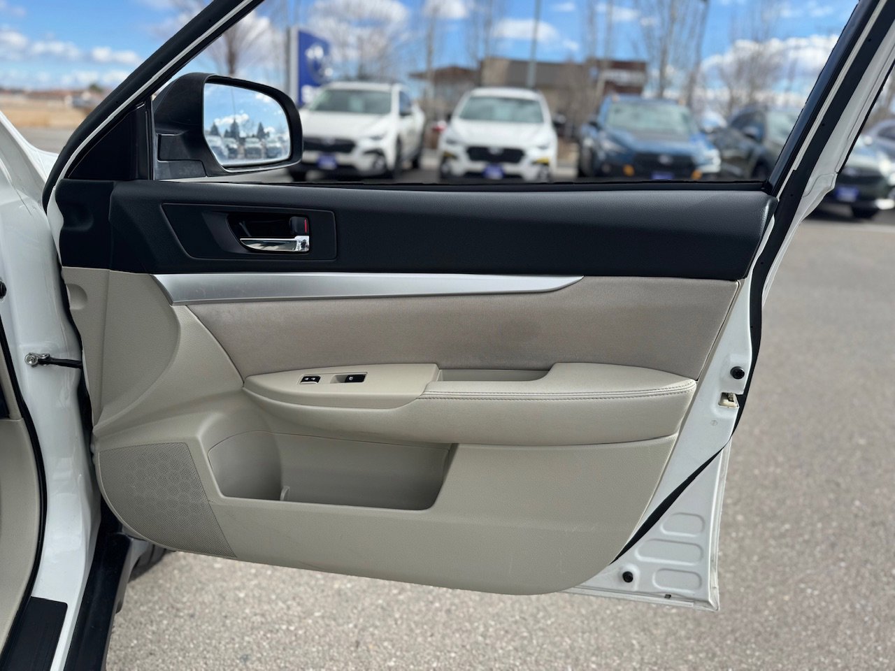 Used 2014 Subaru Outback 2.5i image 40