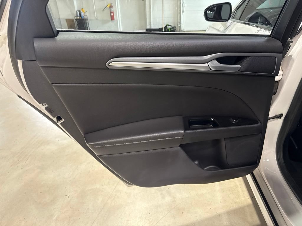 Used 2013 Ford Fusion Titanium FWD image 32