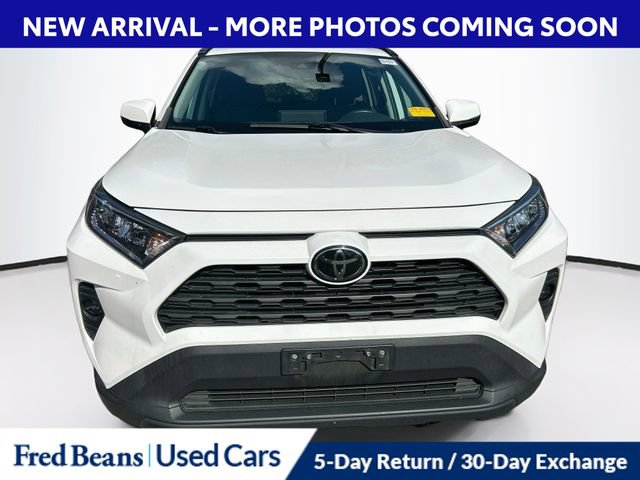 Used 2021 Toyota RAV4 XLE w/ Convenience Package AWD/4WD image 3