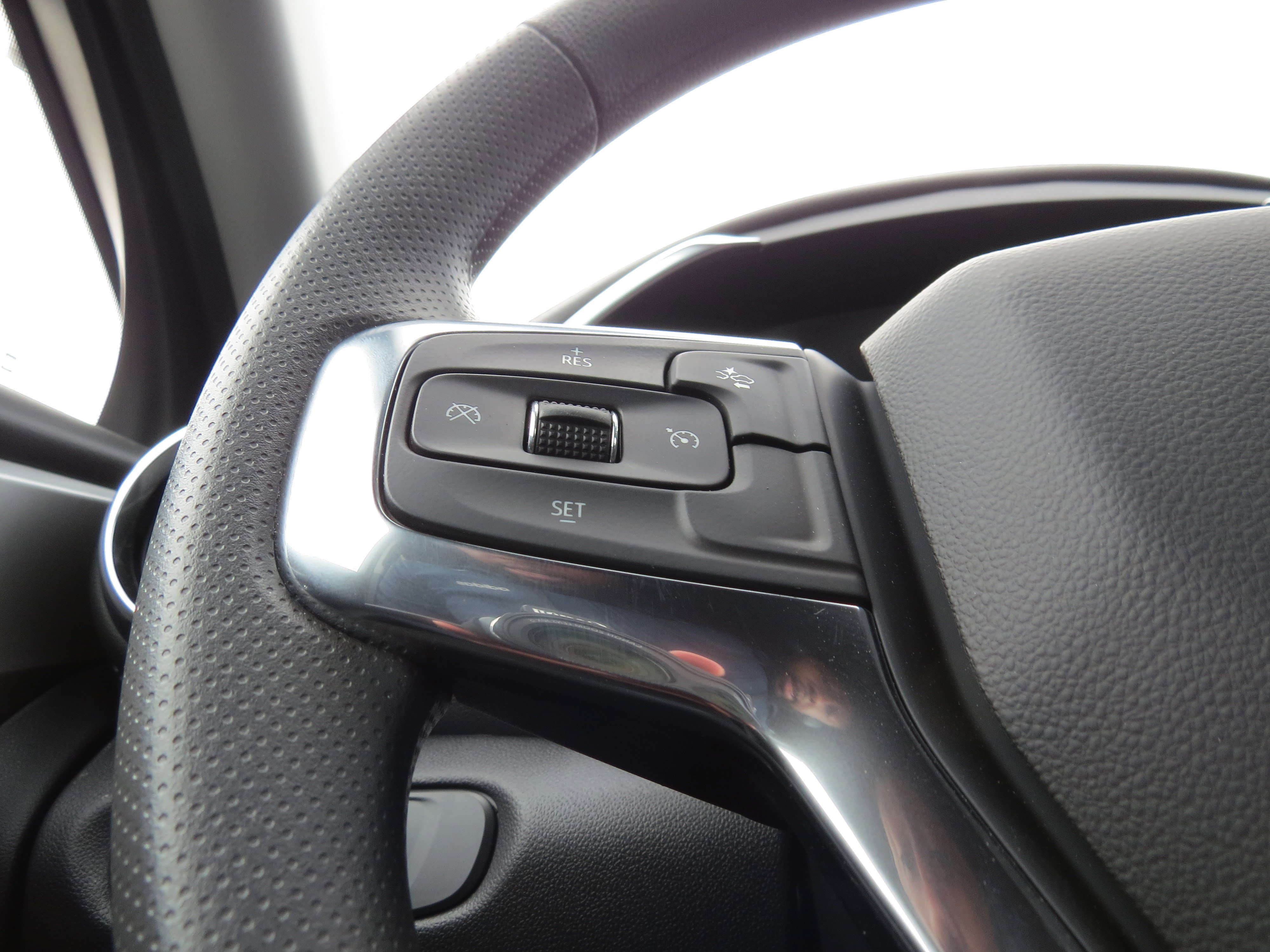 New 2025 Chevrolet Blazer LT w/ Midnight/Sport Edition image 22