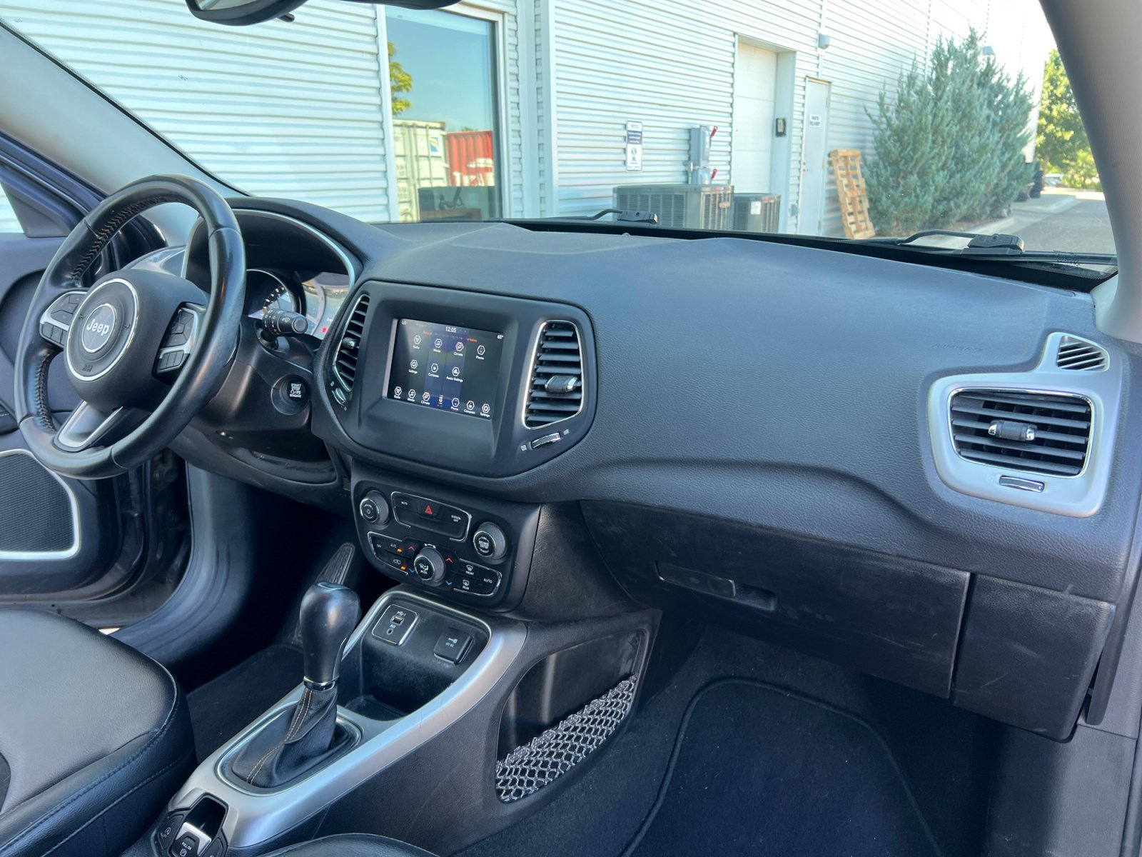 Used 2020 Jeep Compass Latitude FWD image 16