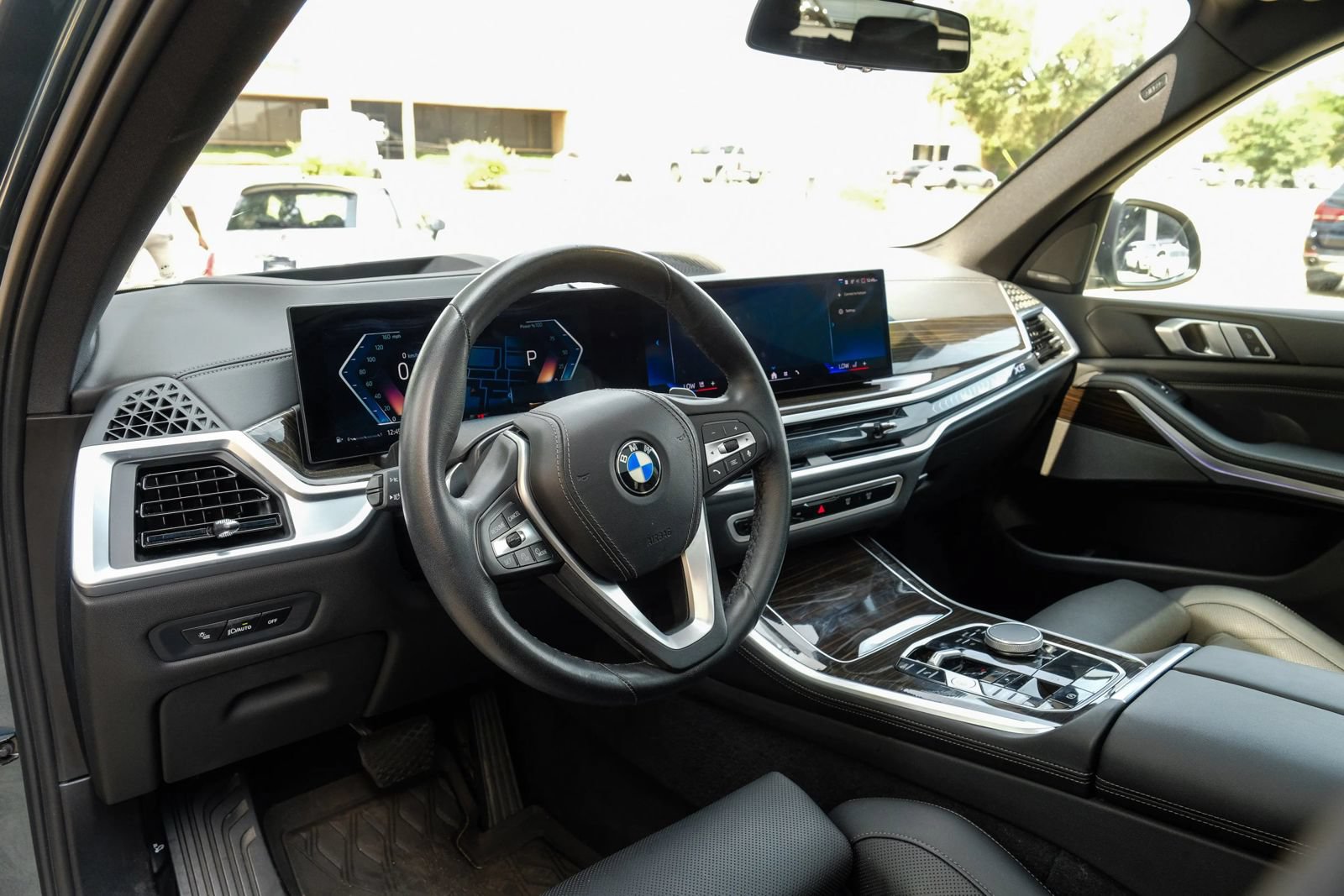 Used 2024 BMW X5 sDrive40i w/ Premium Package RWD image 2