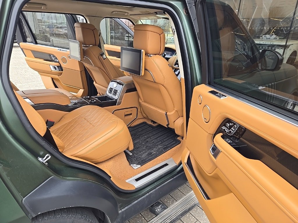 Used 2021 Land Rover Range Rover LWB SV Autobiography image 19