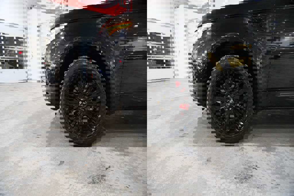 Used 2017 Land Rover Range Rover Sport HSE Dynamic image 5