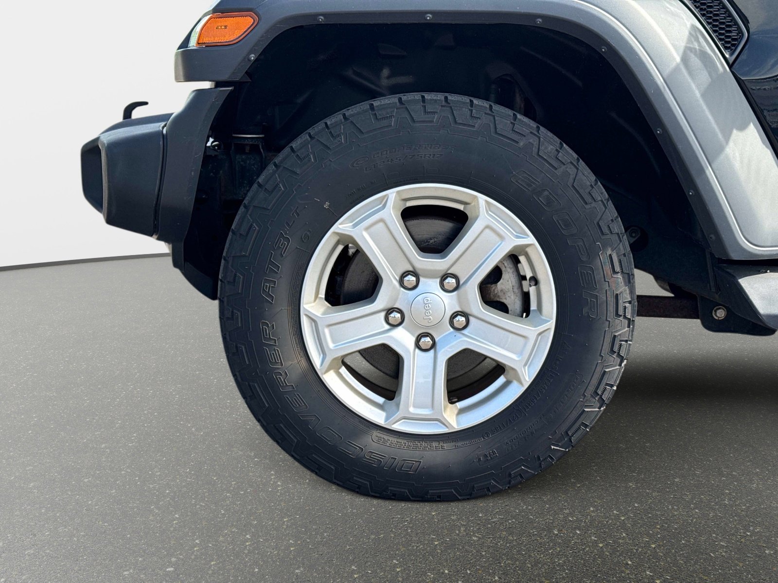 Used 2018 Jeep Wrangler Unlimited Sport S AWD/4WD image 11
