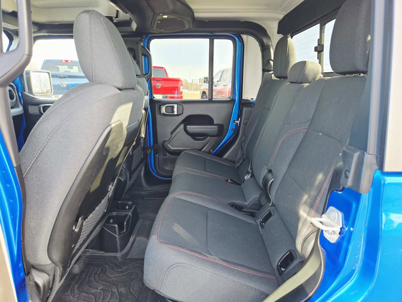 Used 2024 Jeep Gladiator Rubicon w/ Technology Group image 13