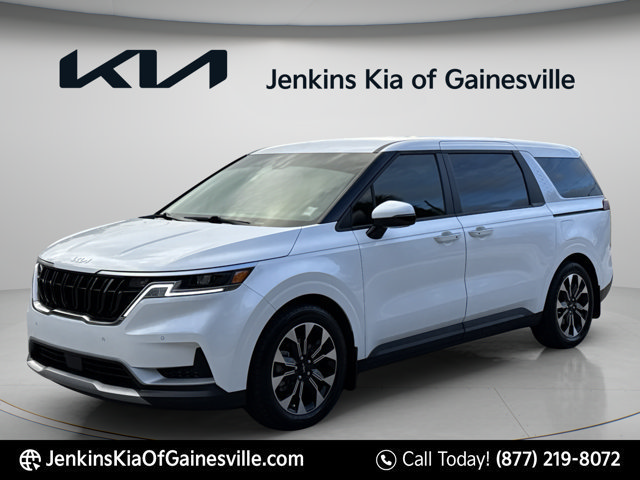 Used 2024 Kia Carnival EX FWD image 2
