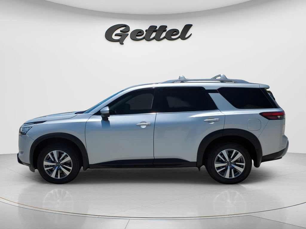 Certified 2022 Nissan Pathfinder SL FWD image 8