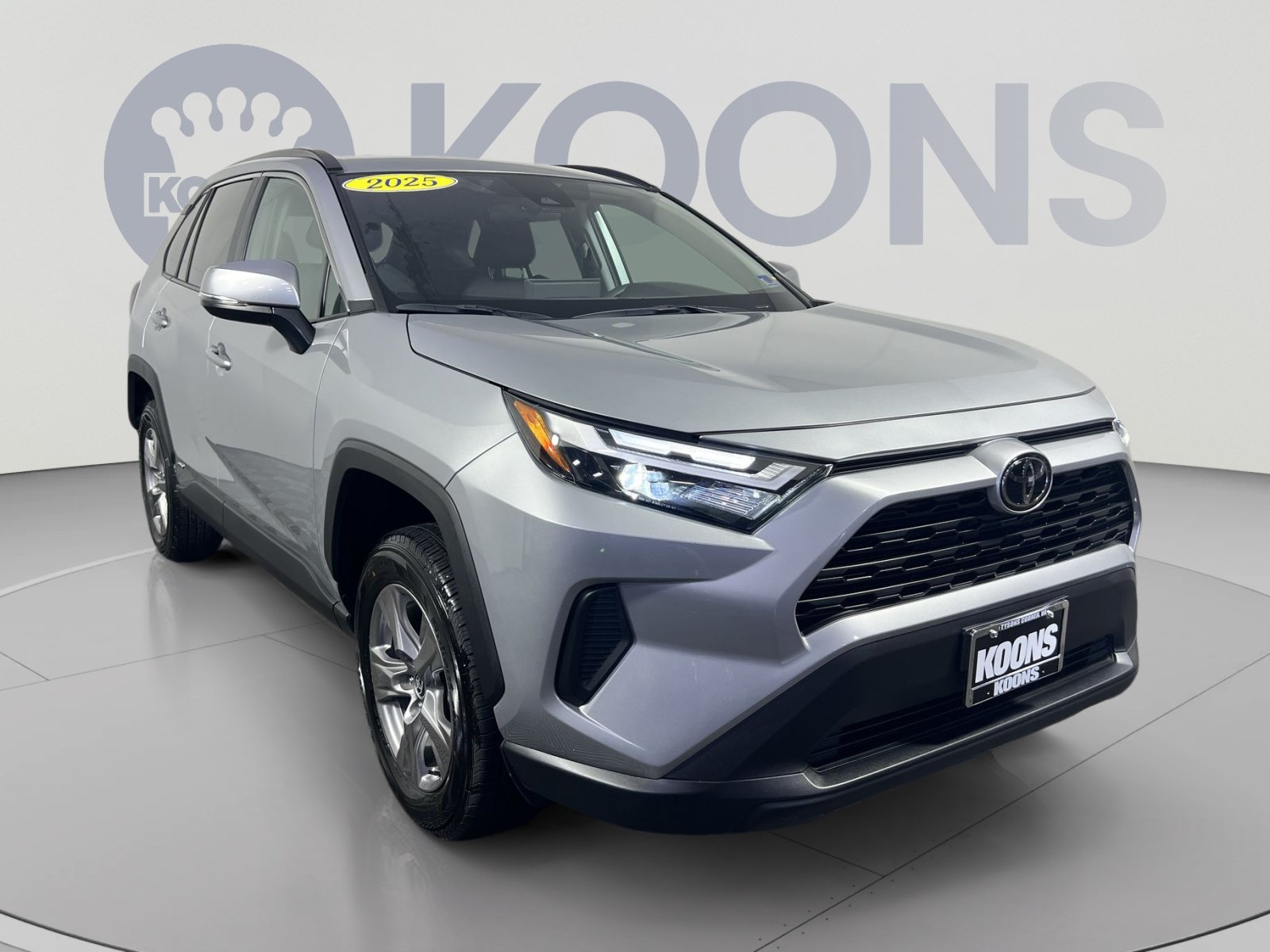 Used 2025 Toyota RAV4 XLE AWD/4WD image 8