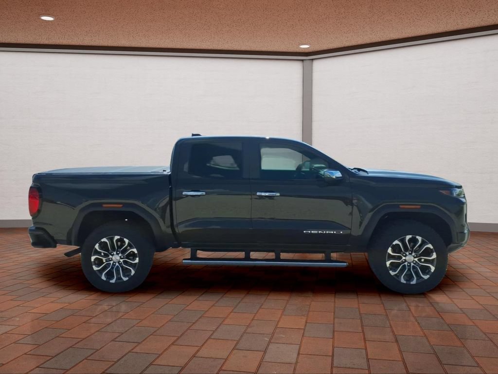 Used 2024 GMC Canyon Denali AWD/4WD image 4