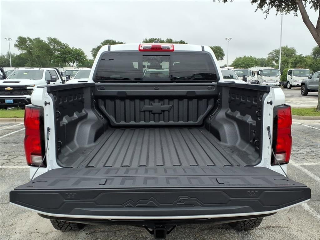 New 2026 Chevrolet Colorado ZR2 AWD/4WD image 12