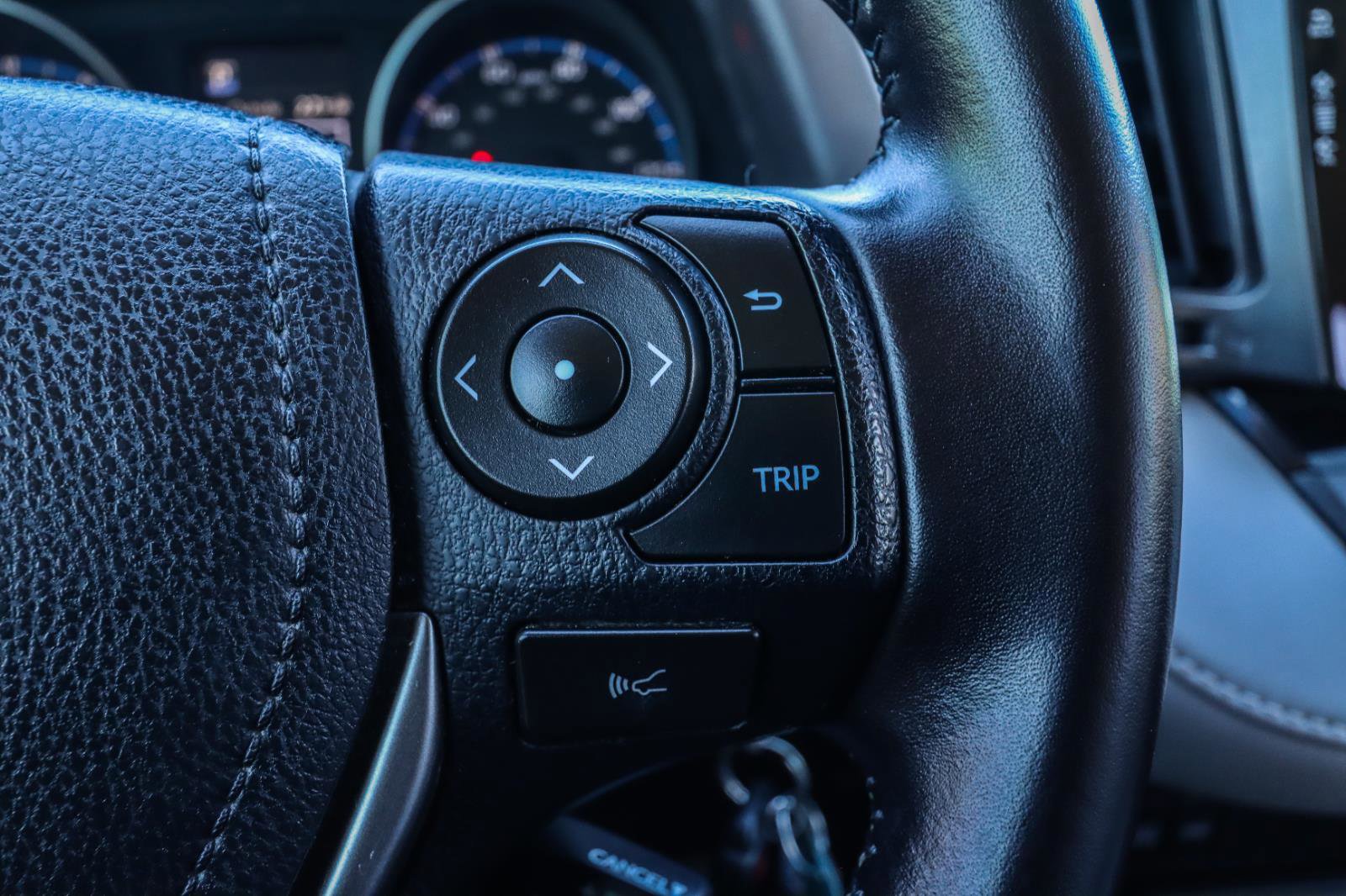 Used 2017 Toyota RAV4 XLE image 11