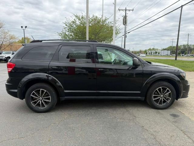 Used 2018 Dodge Journey SE w/ Blacktop Package image 9