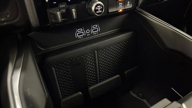 New 2026 RAM 1500 Laramie w/ Chrome Appearance Group AWD/4WD image 28