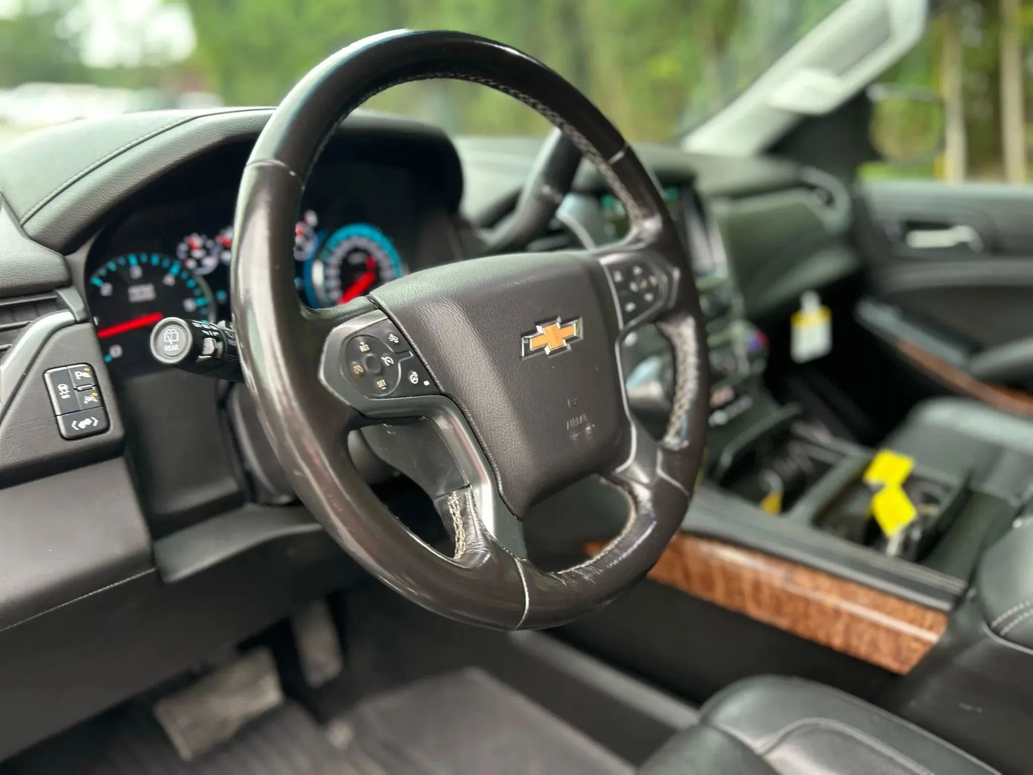 Used 2018 Chevrolet Suburban Premier image 12