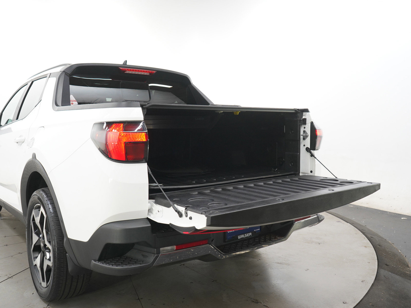 Certified 2023 Hyundai Santa Cruz Limited w/ Cargo Package AWD/4WD image 17