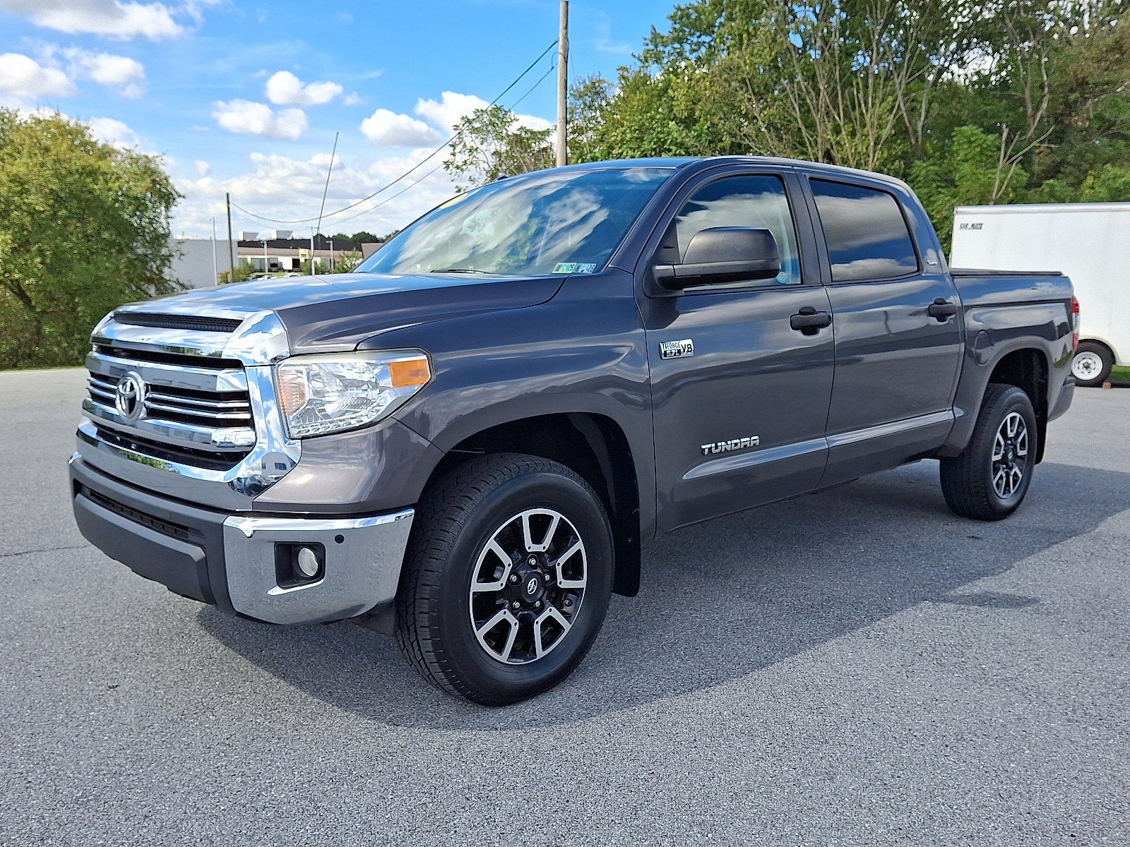 Used 2016 Toyota Tundra SR5 video 3