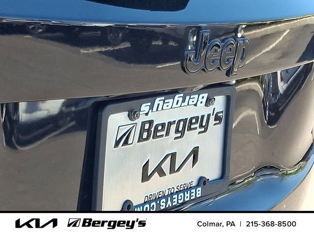 Used 2016 Jeep Renegade Latitude AWD/4WD image 31