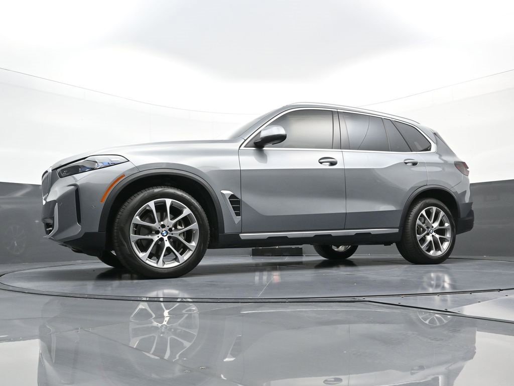 Used 2024 BMW X5 xDrive40i w/ Premium Package image 25